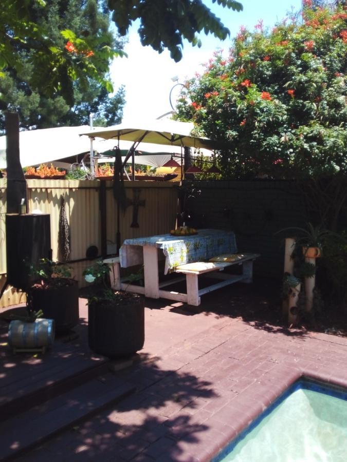 Africas Eden Guesthouse Mookgophong Exterior foto