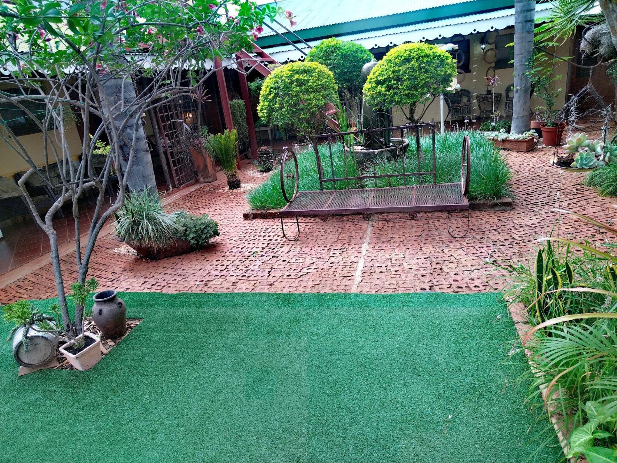 Africas Eden Guesthouse Mookgophong Exterior foto